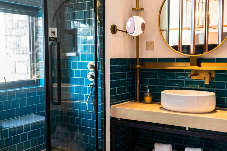 Bathroom 4, 黟县无名初黑多白少酒店, Huangshan