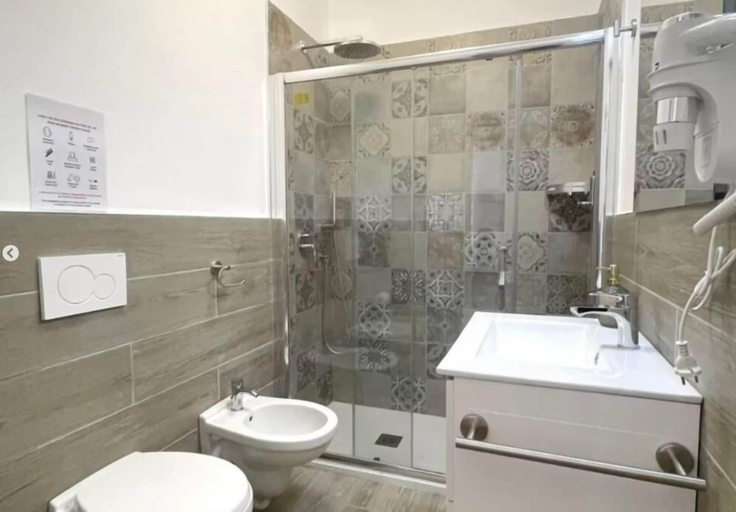 Others 4, Barirooms Imbriani 15, Bari