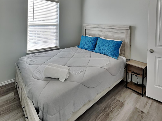 Bedroom 3, Come And Catch It, Aransas