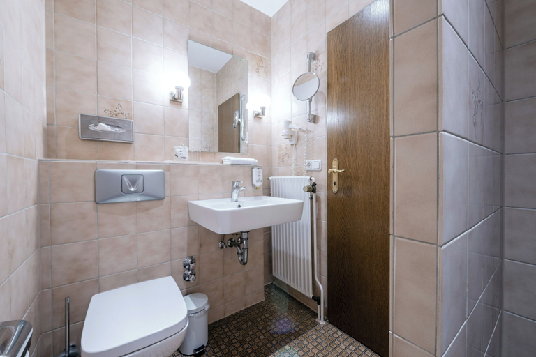 Bathroom 4, Alt Lohbrügger Hof, Hamburg