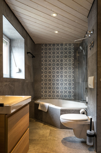Bathroom 5, Das Nordberg Guesthouse, Garmisch-Partenkirchen