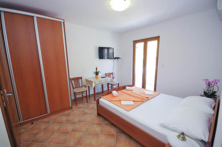 Others 3, TILIA Apartments