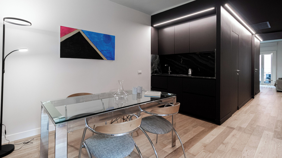 Others 4, Italianway - Tadino 17, Milano