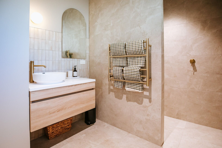 Bathroom, Ranger's Retreat - Secluded - Sleeps 4, Queenstown-Lakes