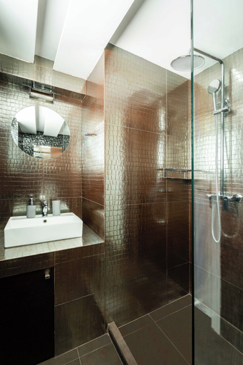 Others 4, Elysee apartment 9A, Attica