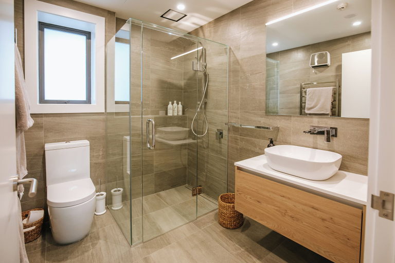 Bathroom 5, Nautilus - Sleeps 8 - Lake Views, Queenstown-Lakes