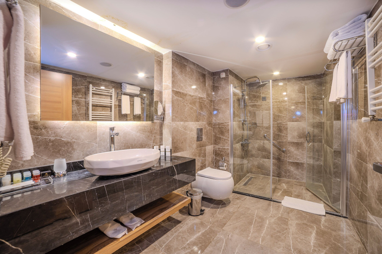 Bathroom 5, Royal Termal Hotel, Osmangazi