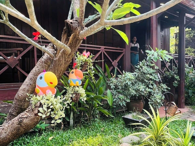Others 5, Villa de Mekong, Vientiane