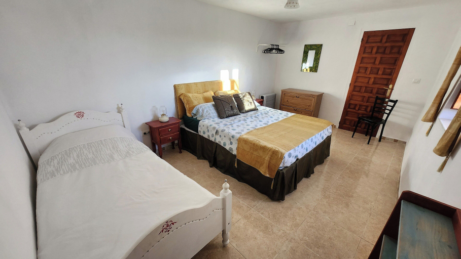 Room 5, Casita-1 To 5guests-pool-patio-bbq-parking, Almería