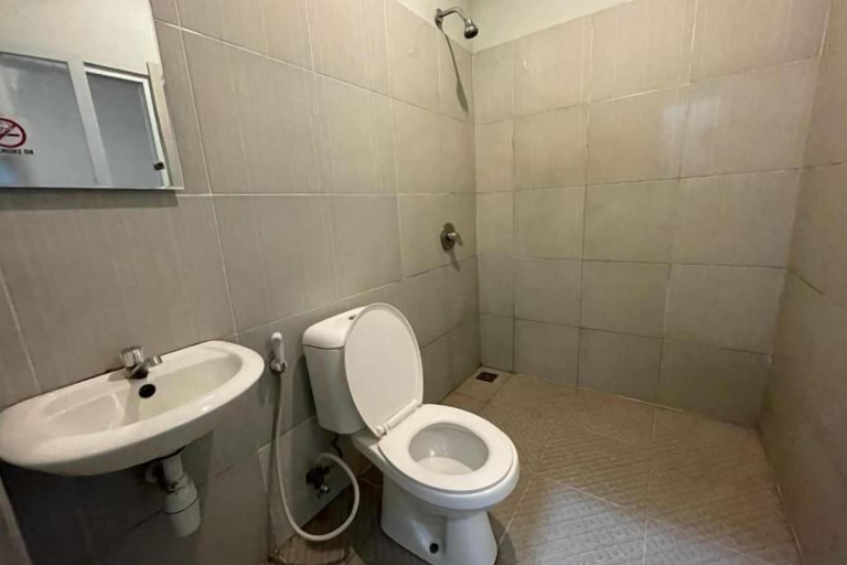 Bathroom 12