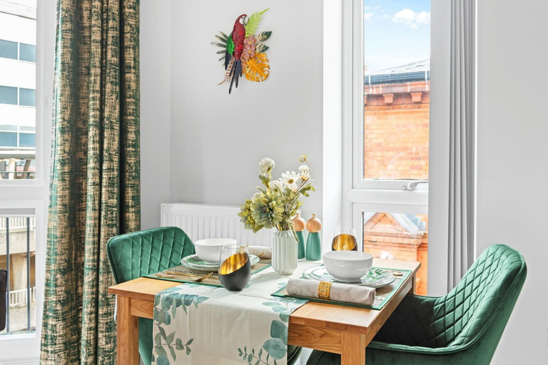 Dining, 1 bed Apartment, Sleeps 2, Leicester