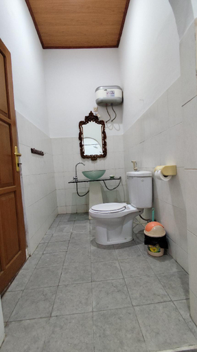 Bathroom 3, Keyani Bungalows, Buleleng
