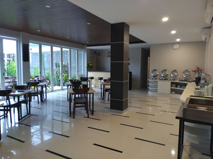 Food & Drinks 5, Emerald Hotel, Mimika