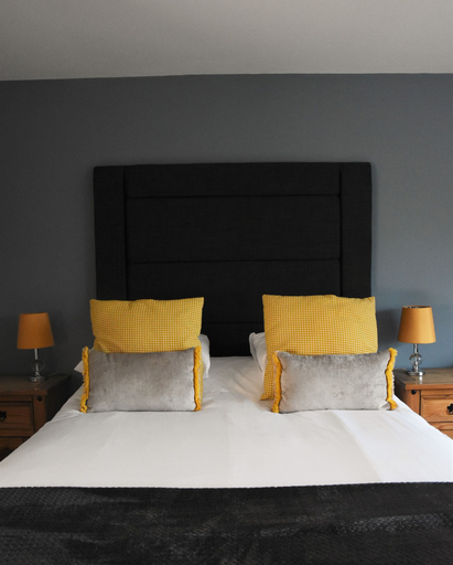 Bedroom 3, The Labouring Man, West Sussex