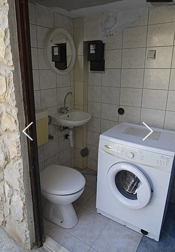 Bathroom 2, Cute apartment in stone house near sea, Marina