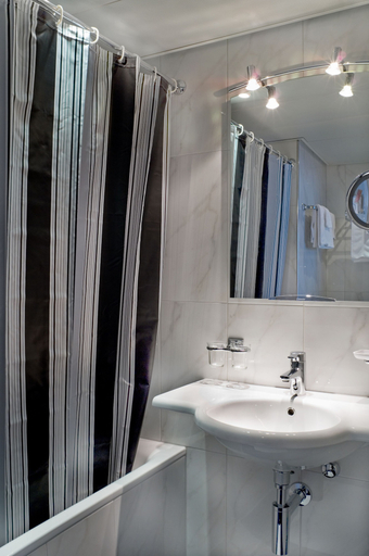 Bathroom 4