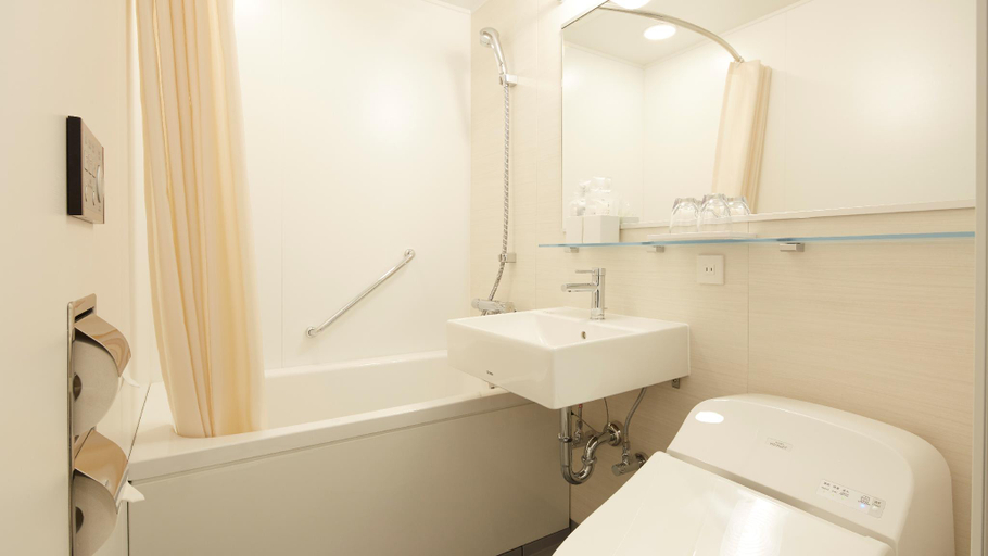 Bathroom 10
