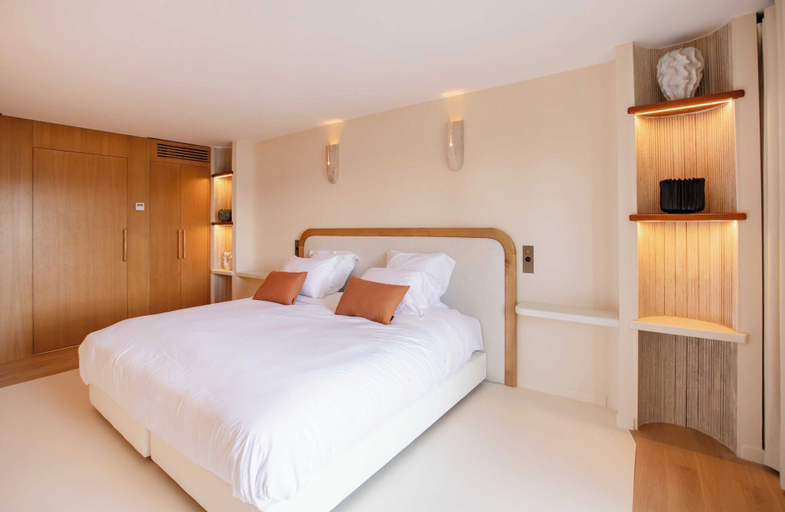Room 5, Relaxing Room With AC in a Villa in Gassin, Var