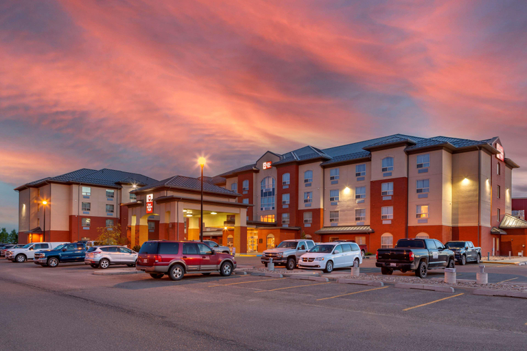 Exterior & Views 2, Best Western Plus Meridian Hotel, Division No. 17