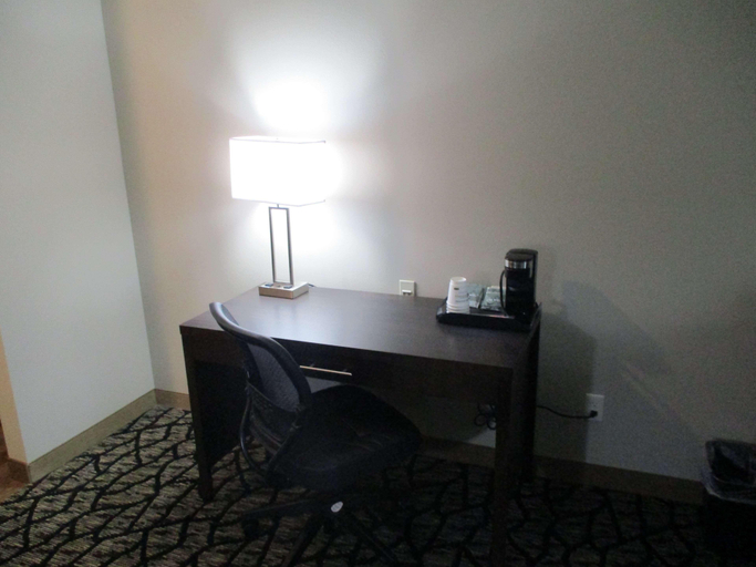 Bedroom 3, Best Western Plus Lakeview Hotel, Lake