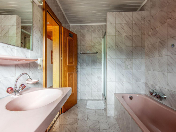Bathroom 3, Modern vacation apartment with a view, Schwaz