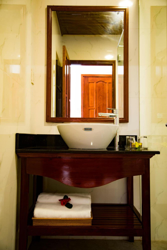 Bathroom 4, Mi Kha Homestay, Da Nang