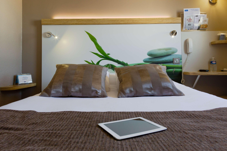Bedroom 3, Kyriad Montpellier Sud, Hérault