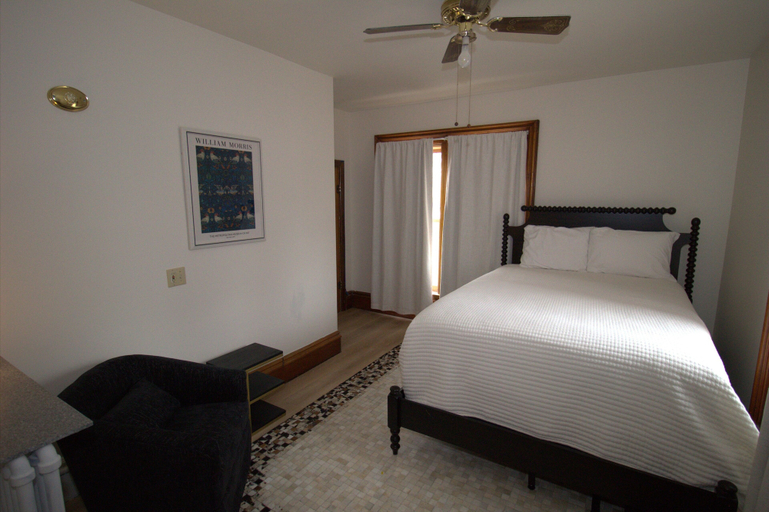 Others 4, Garfield Inn, Huron