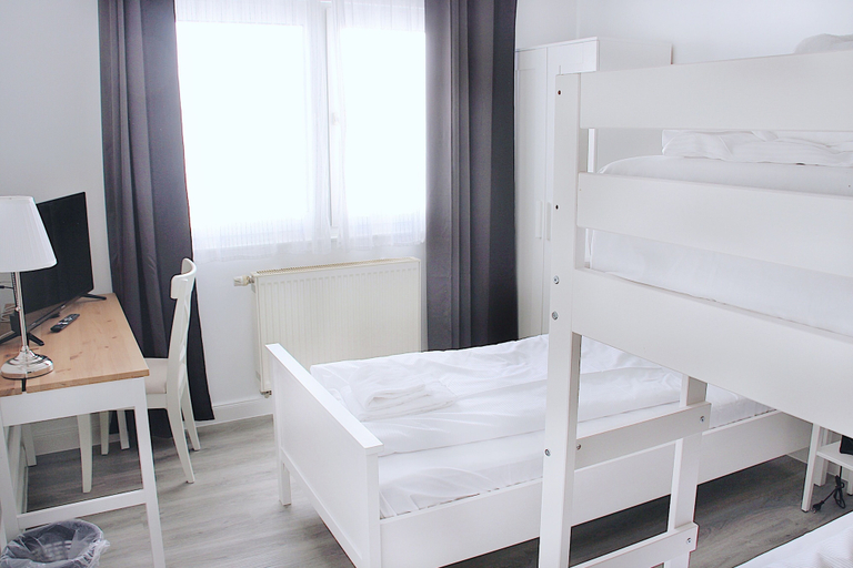 Bedroom 3, REGIOHOTEL Halle/ Leipzig Airport, Nordsachsen