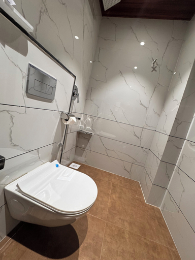 Bathroom 5, Hotel Mumbai House-Vijay Nagar, Indore