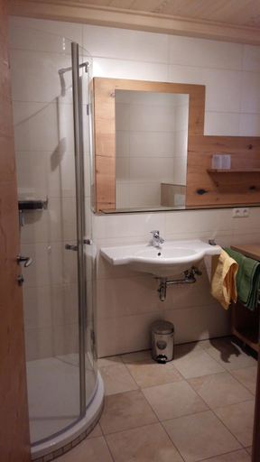 Bathroom 3, Apartment Urstoger, Gmunden