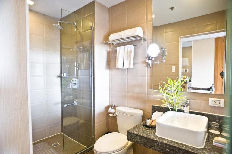 Bathroom 4, Goldberry Suites and Hotel Mactan, Lapu-Lapu City