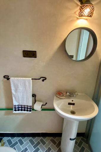 Bathroom 3, Nomadic Birdway, Ouarzazate
