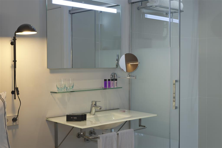 Bathroom 5, Innside Palma Center, Baleares