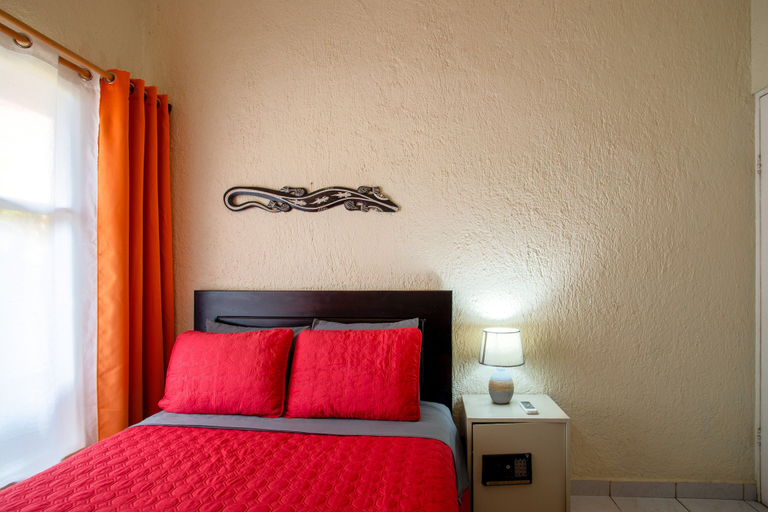 Others 4, Villas Paraiso B52, Garabito