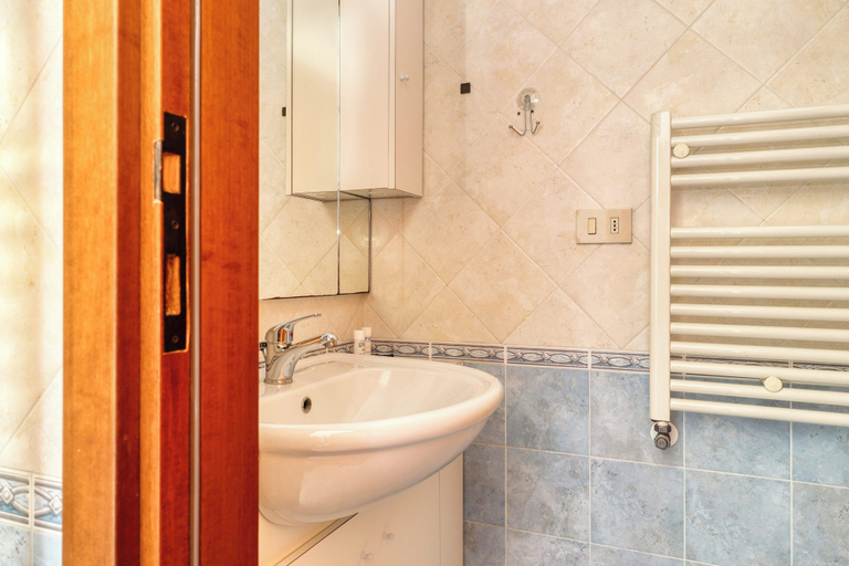 Bathroom 2, JOIVY Charming flat in Porta Romana, Milano
