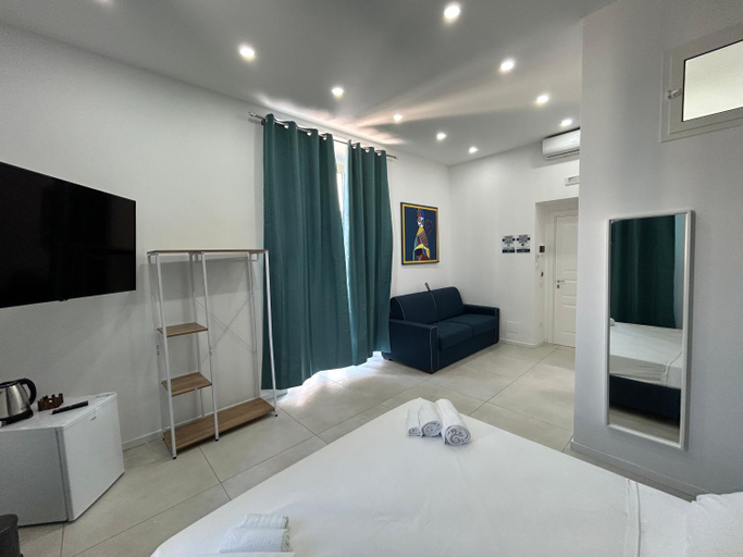 Bedroom 2, Enjoy rooms Naples, Napoli