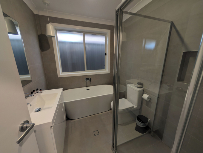 Others 2, Strawberry Lodge, Lake Macquarie - North