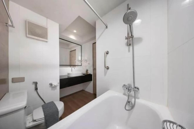Bathroom 11