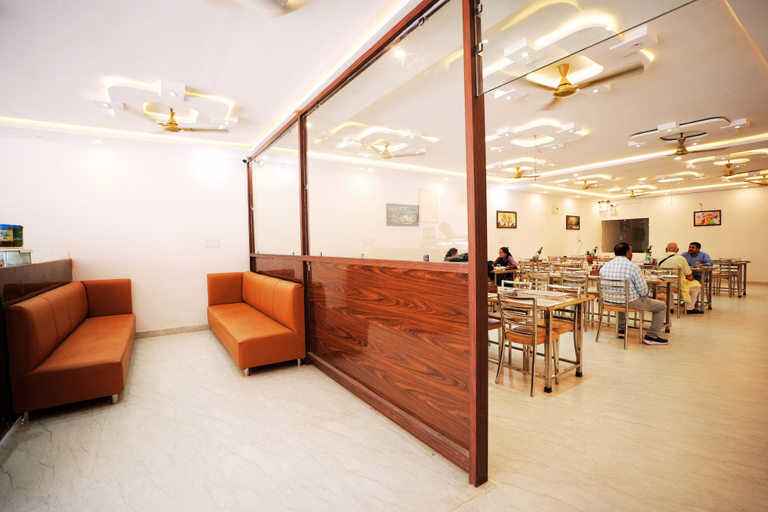 Food & Drinks 5, SAATWIK HOTEL, Chhatarpur