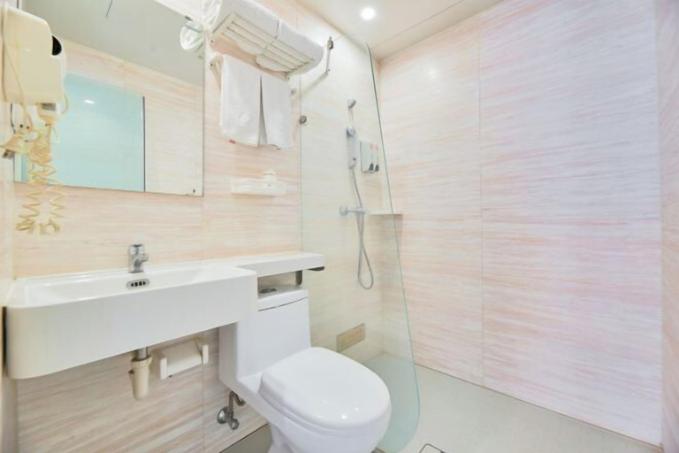Bathroom 4, Shuaifu Tianyuan Hotel, Beijing