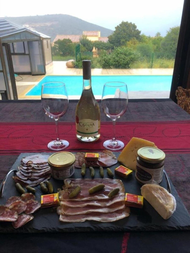Food & Drinks 4, Chalet Zen, Corse-du-Sud