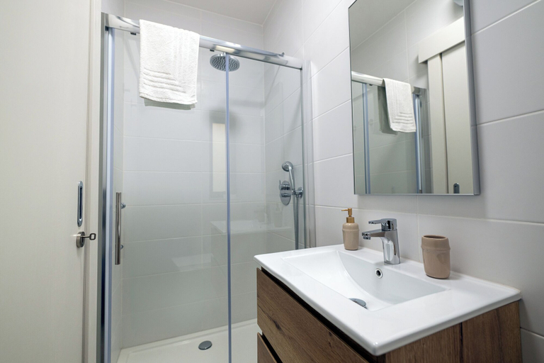 Bathroom 4, Gozo Dive Residence