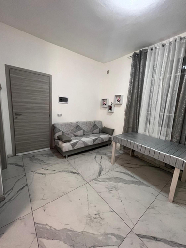 Others 4, Casa Laura, Cremona