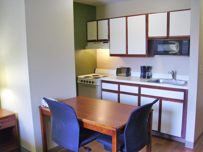 Exterior & Views 2, Extended Stay America Suites Tulsa Midtown, Tulsa