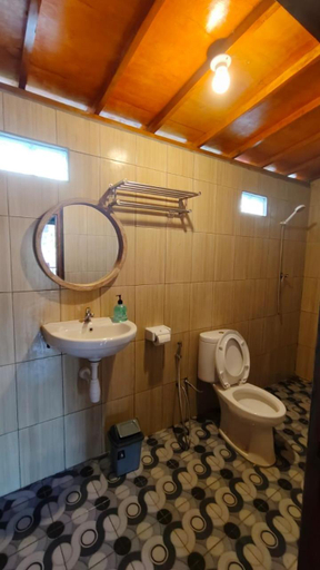 Bathroom 4, Green Pacing Lodge, Bangli