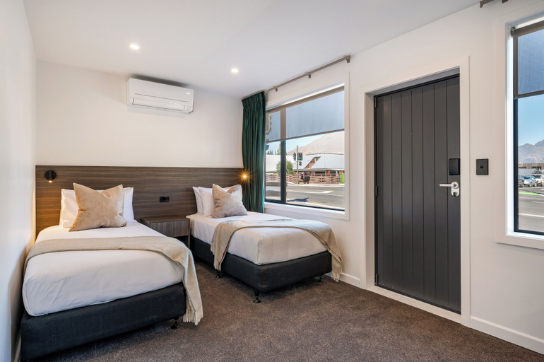 Bedroom 2, Luxe Suites and Apartments, Queenstown-Lakes