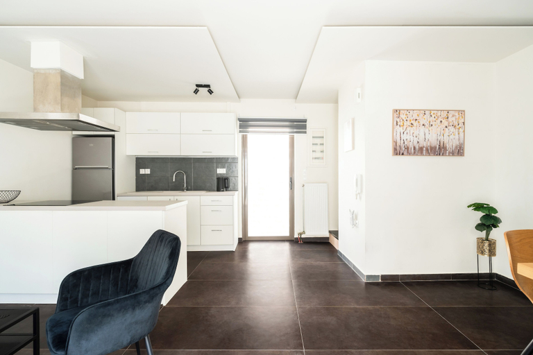 Others 5, Elysee apartment 9A, Attica
