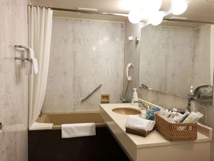 Bathroom 3, Infinito Hotel & Spa Nanki Shirahama, Shirahama