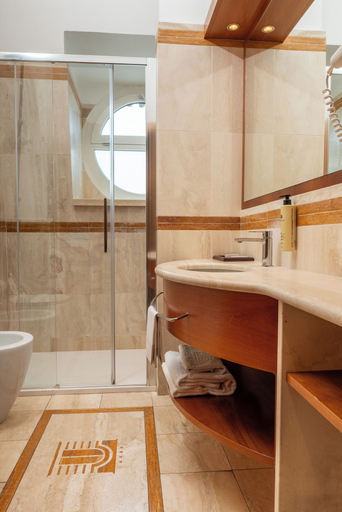 Bathroom 5, Hotel Royal Falcone, Monza and Brianza